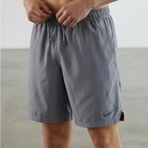 🔥 NIKE Men's Athletic Shorts in Gray